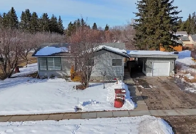 4704 50 Street, Onoway | Bungalow & 12x24 Garage on Overside Lot Image# 1