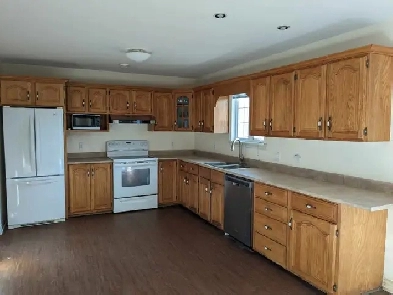 A detached house with 3bedrm&garage  in Charlottetown  for rent Image# 1