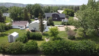 32x40 shop on .57 acre lot Rosedale ab Image# 1