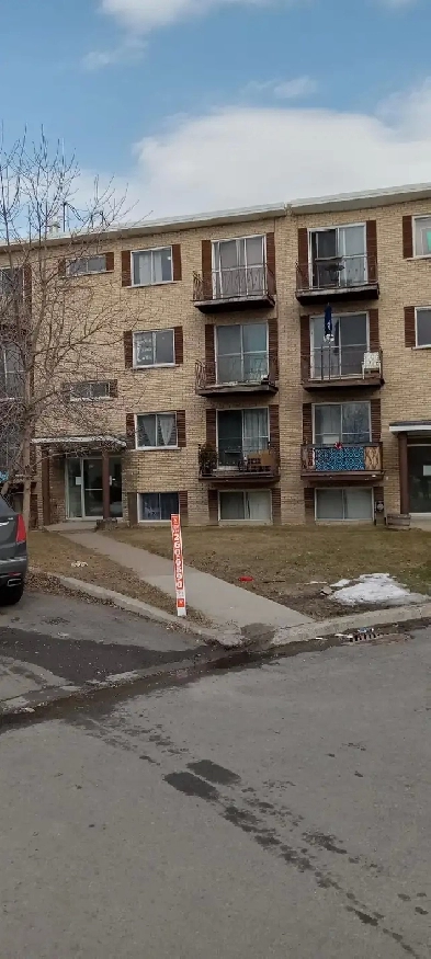 Grand 4 1/2 à Boisbriand. Libre.  $1,245.00/mois Image# 1