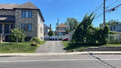 condo 4 1/2 Triplex et Luxueux A Laval ChomedeyA louer Image# 1