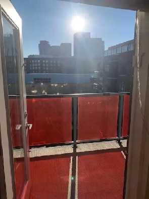 AWESOME 2-BEDROOM EXCHANGE DISTRICT CONDO AVAILABLE! Image# 10