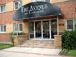 One-Bedroom apartment in the Avenue at 565 Corydon Avenue Image# 2