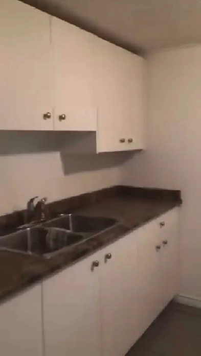 BASEMENT FOR RENT FOREST LAWN Image# 1