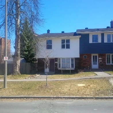 Rare 4 bedroom end unit townhome for Rent Image# 13