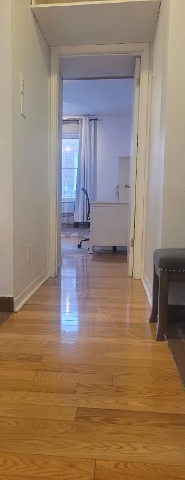 Chambre lumineuse, proche HEC/UDM et transports/commerces 24h Image# 1