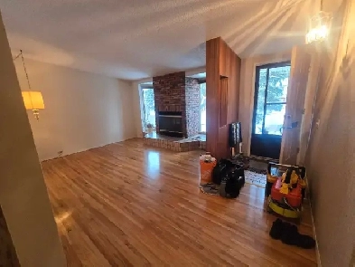 House for rent in Varsity Nw Calgary Image# 1