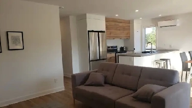 Grand 4 et demi en location! LIBRE IMMÉDIATEMENT! Image# 1