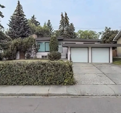 Amazing Calgary  Meadowlark Park SW  Bungalow Image# 1
