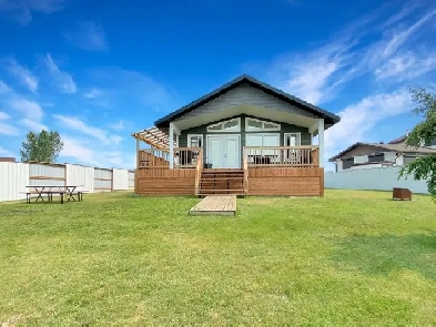 Waterfront Cabin Retreat - Your Perfect Escape on Cochin Creek Image# 1