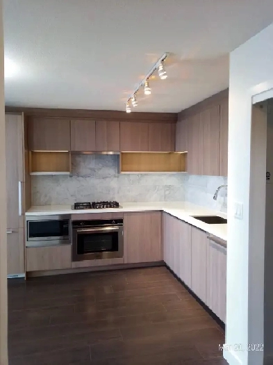 King George Sky Station/861 ft Luxury 2bed. 2bath. Sub-penthouse Image# 1