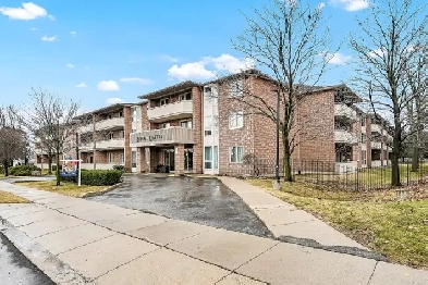 large 2 bedroom 2 full baths condo steps to Limeridge Mall Image# 7