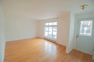 5.5 -  Saint Eustache - RDC - 3 Ch - Disponible Avril 1 - Renove Image# 1