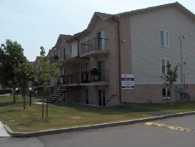 206-232 LA VERENDRYE EST - CONDO 2 CHAMBRES - 2 BEDROOMS CONDO Image# 1