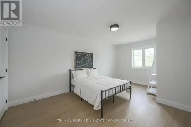 Rooms for rent in Brand New Townhouse (Girls or couple) 3 Rooms Image# 1