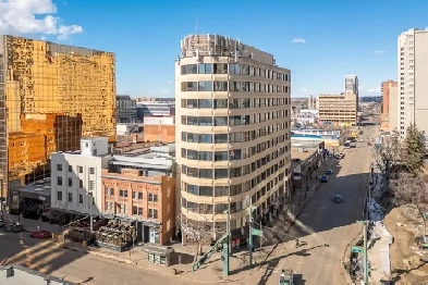 1 Bed 1 Bath Downtown Condo with Underground Parking Image# 1