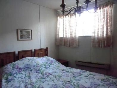 Room with Bathroom in Downtown Area Image# 1