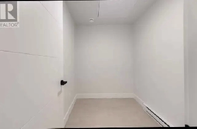 1 bedroom unfurnished condo with EV parking and Amenities Image# 1