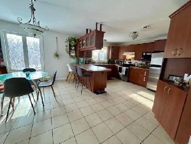 Simply - AMAZING! VERY Large 3 BDR 2 Full Bath Image# 1