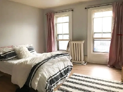 Large All-Inclusive Bedroom in Shared South End House Image# 1