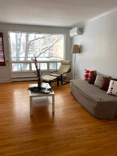 4 1/2 situé à Ste-Foy, A/C, Internet, stationnement disponible Image# 1