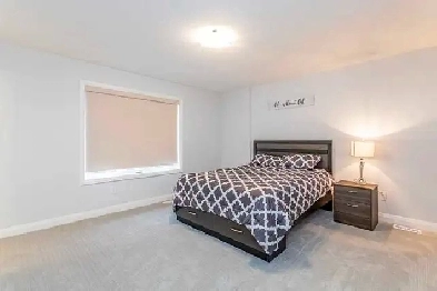 Large bedroom for rent in quiet neighbourhood Image# 1