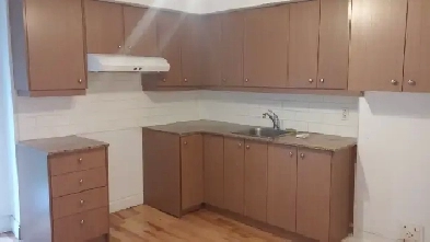 4½, 5 ½, 6 ½, Ville-Marie, Métro Frontenac Image# 1