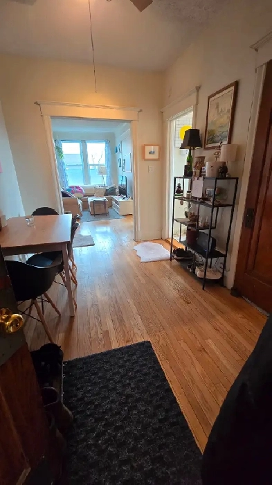 Cozy & Spacious 4½, at Vendome M – Free Internet Image# 1
