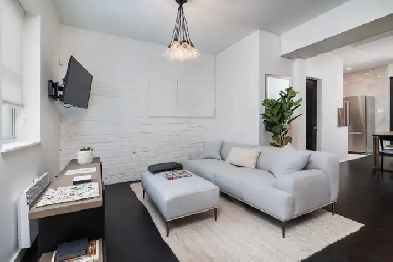 Looking for 2 Female Roommates – Fully Furnished 3-Bedroom Apart Image# 1