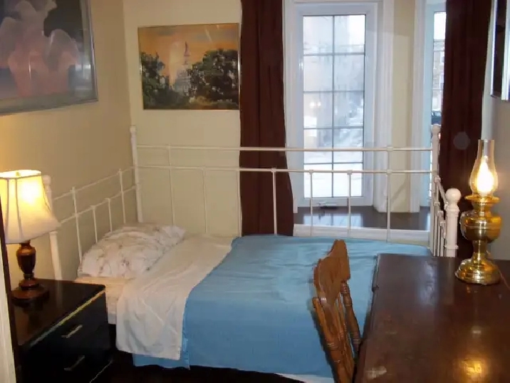 Beautiful Furnished Room in City of Toronto,ON - Room Rentals & Roommates