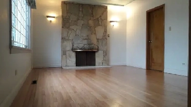 Entire Main Flat House at Very Good Location on 41st E vs Ross s Image# 1