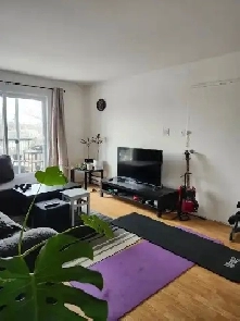 Très grand 4 1/2 beau West Island Image# 1