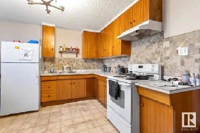 Large bachelor suite for rent, King Edward Park Image# 1