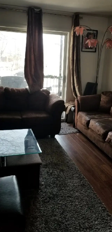 Nice 4 1/2 Beautiful West Island Image# 1