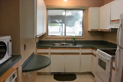 3 BED, 1.5 BATH Townhouse for RENT - Drayton Valley, AB Image# 1