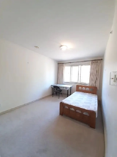 Close to Langara College, around Main st X 49th Ave neighhd Image# 1