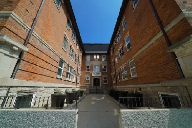 Lease takeover for 1 bedroom flat Langside Str Image# 1