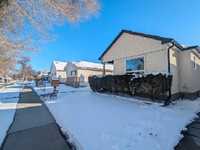 2 bedroom, 1 bathroom West Kildonan home Image# 1