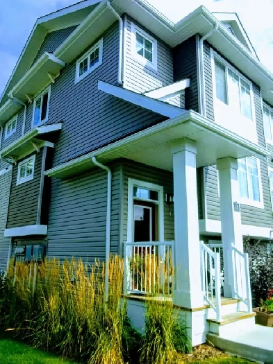 Townhouse in TAWA close to MILLWOOD’S LRT & GREY NUNS Hospital. Image# 1