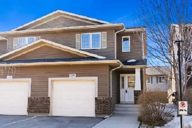 #109 - 4701 Child Ave - Stylish 2 Storey Condo In Lakeridge Image# 1