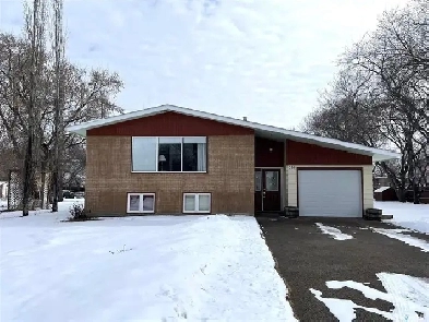 NEW LISTING  514 2nd Street East Image# 4