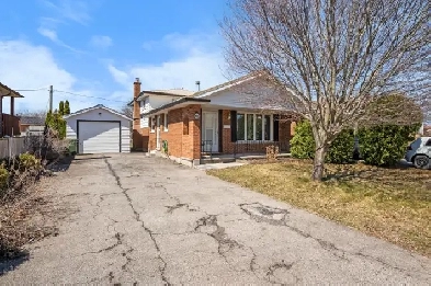 Spacious 4-Bed Home with Metal Roof, Garage & Updates! hk85656 Image# 8