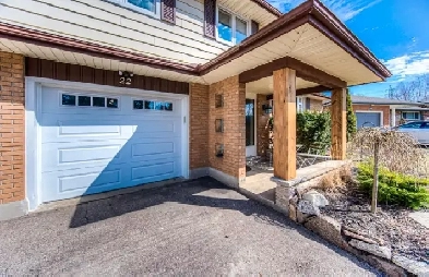 Single house with HUGE yard in Kitchener/Stanley Park Image# 1