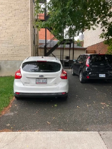 Parking spot for rent in downtown Ottawa Image# 1