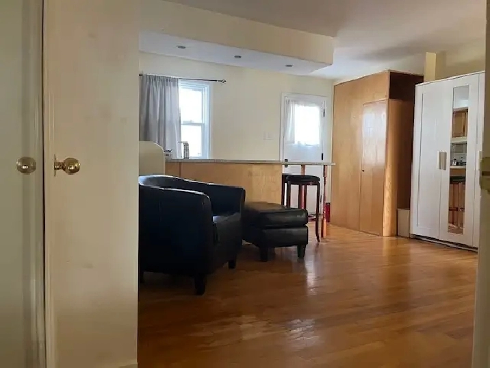 Partially Furnished 1 BEDROOM on Windsor Street only blocks to Q in City of Halifax,NS - Apartments & Condos for Rent
