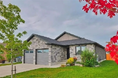 Furnished House for rent 3BR / 3 Bath - 4000 CAD /Month (OBO) Image# 1