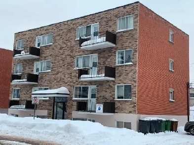 BOISBRIAND 3 1/2 (SOUS-SOL).  PRÈS DE PLACE ROSEMÈRE. Image# 1