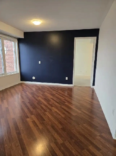 3 Bedrooms for rent in Chruchill Meadows, Mississauga Image# 1