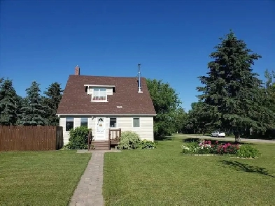 50 3rd Street NW Carman, MB Image# 2