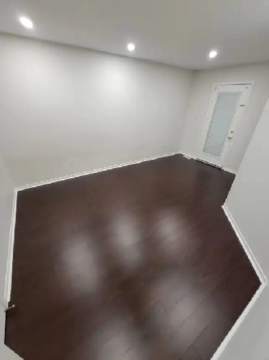 FULL HOUSE AVAILABLE IN MISSISSAUGA